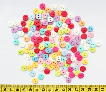 Комплект от 1000шт - Мини цветни кръгли зашиване на копчета от смола с 2 дупки от 9 мм, търговия на едро-LK0019