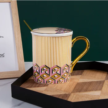 Златна Керамични Пътна Кафеена Чаша Висок клас В Британския Стил, Лека Луксозна Персонализирана Чаша За Вода, Млечни Чаши за Кафе И Чаши За Закуска